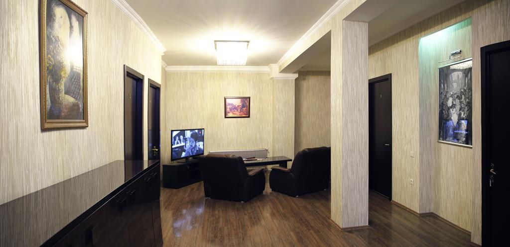 Rondo Hotel Tbilissi Extérieur photo